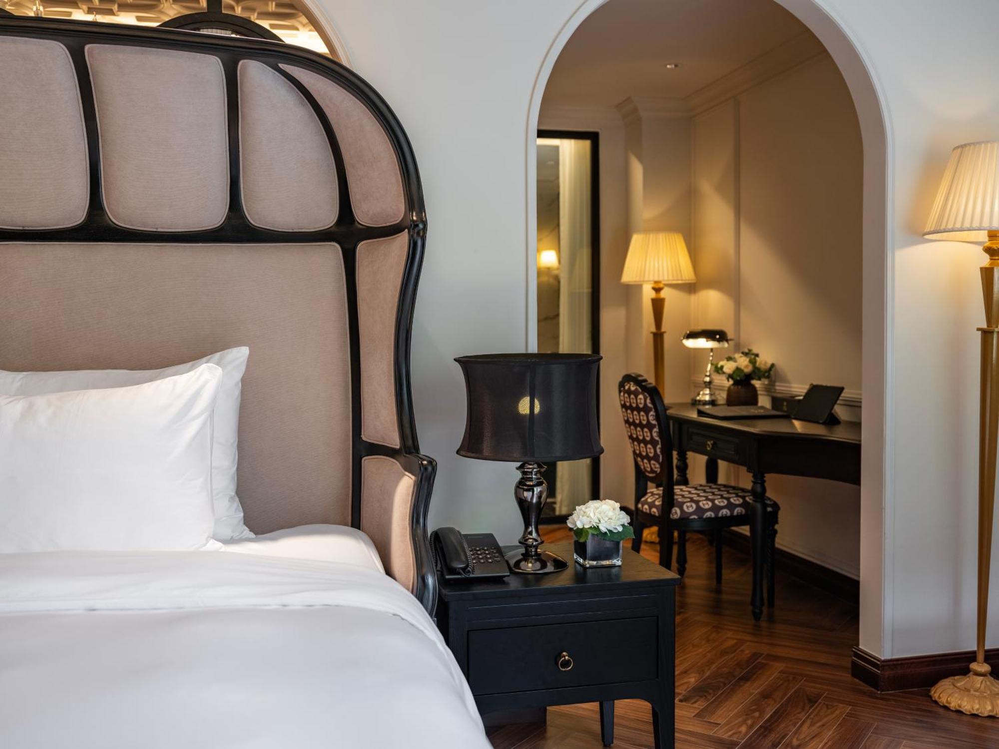 Grand Hotel Du Lac Hanoi Luaran gambar A bedroom at the hotel