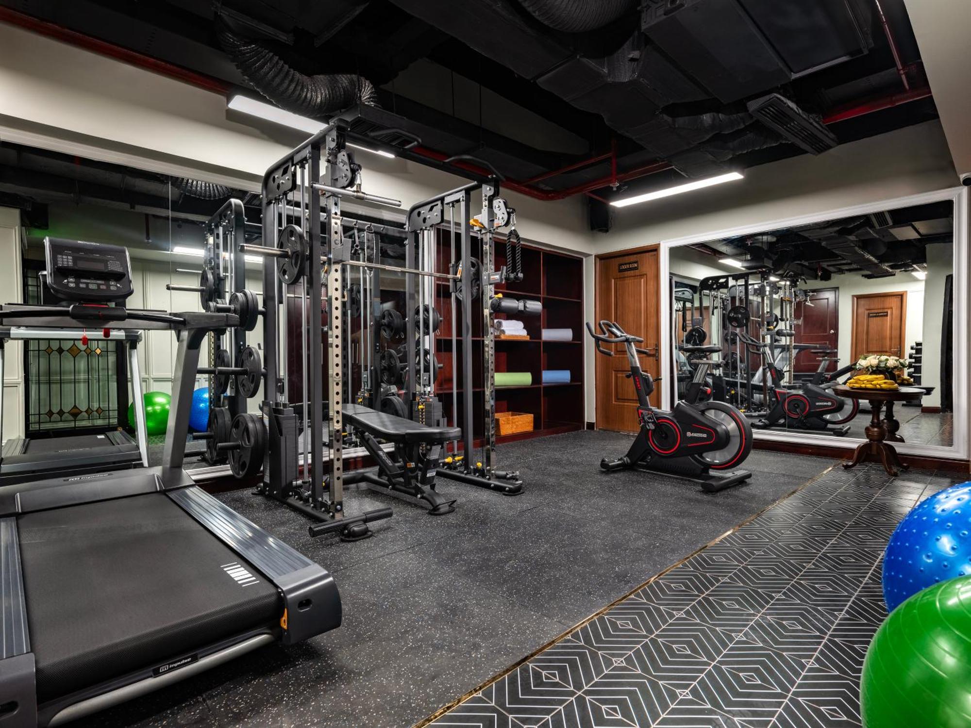 Grand Hotel Du Lac Hanoi Luaran gambar The gym at the hotel