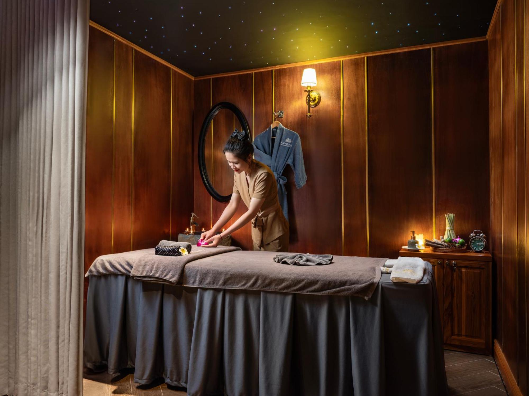 Grand Hotel Du Lac Hanoi Luaran gambar Thai massage