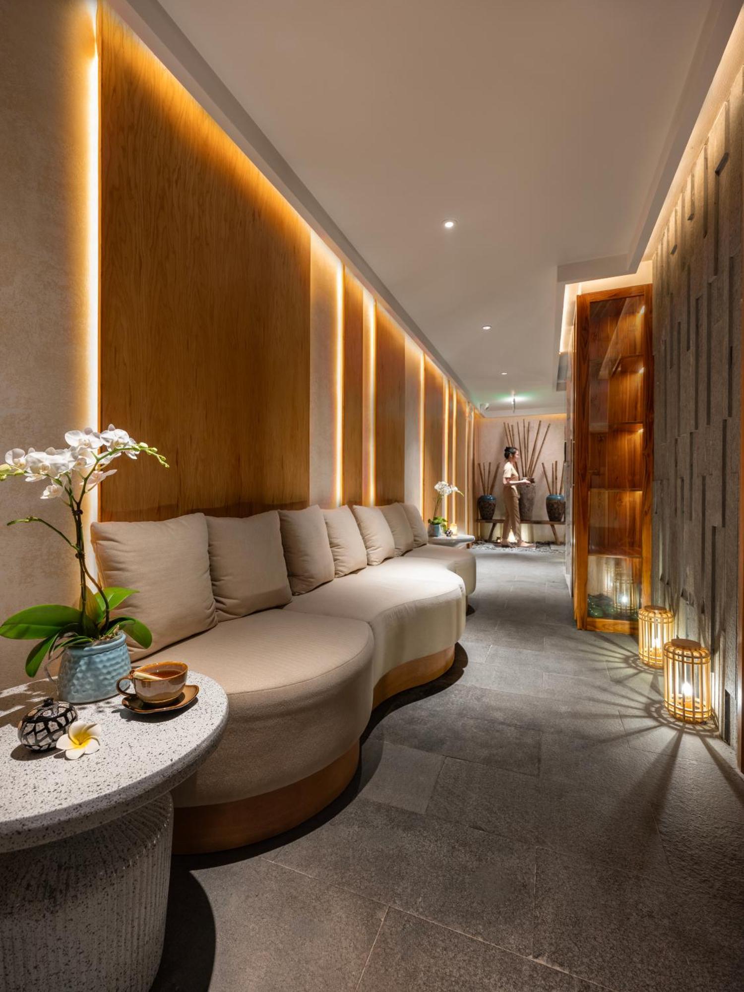 Grand Hotel Du Lac Hanoi Luaran gambar The Spa at The Landmark