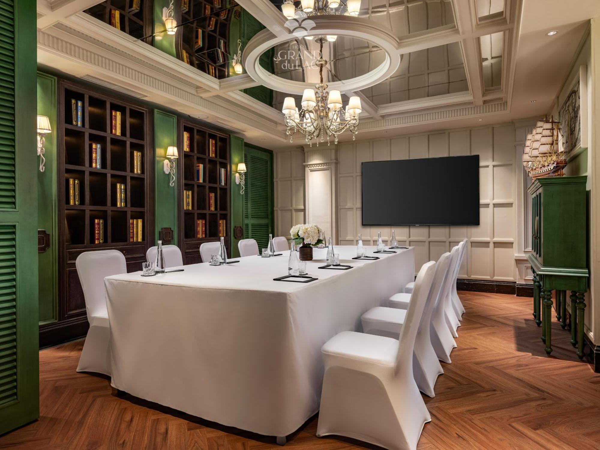 Grand Hotel Du Lac Hanoi Luaran gambar Library Room
